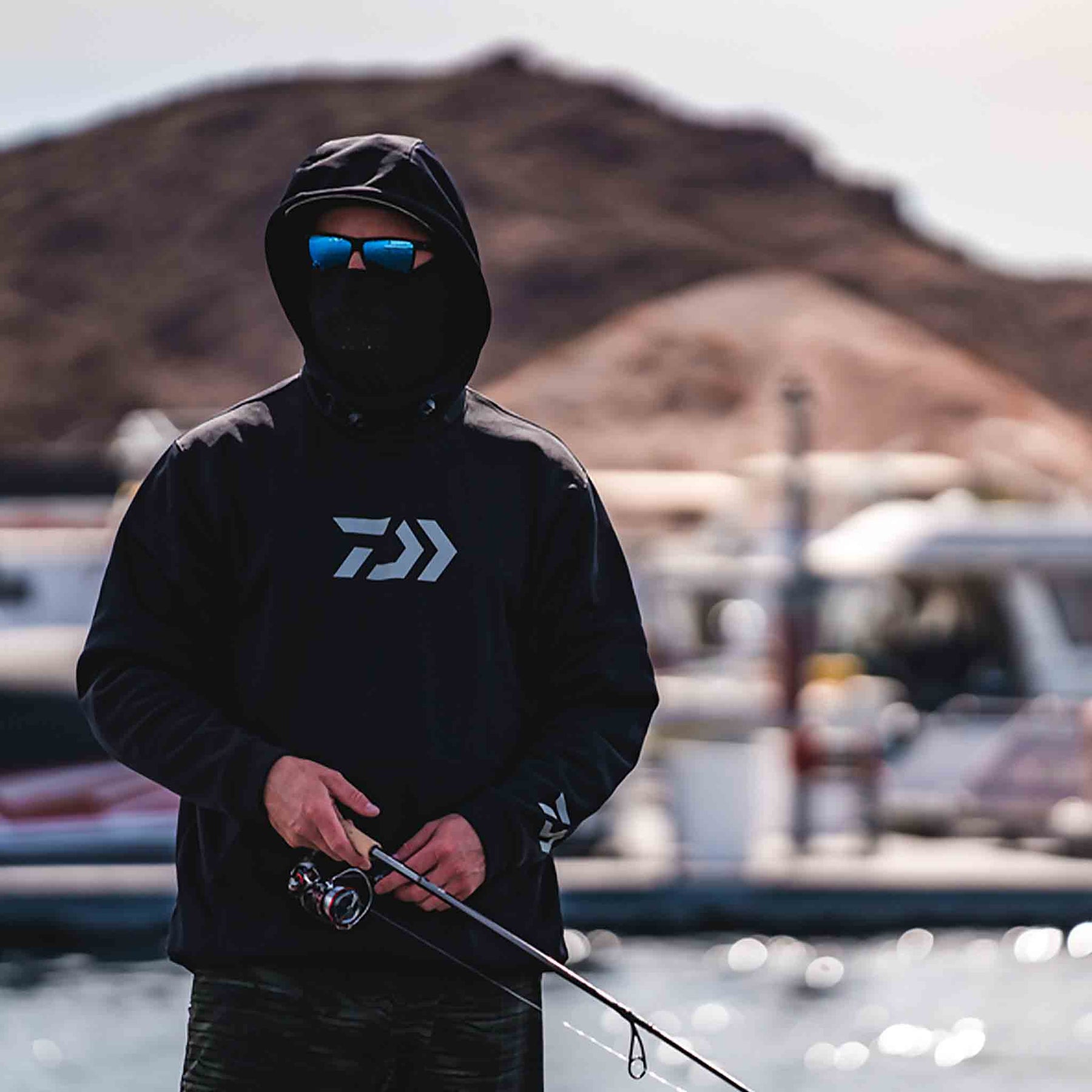 Daiwa D-VEC HOODIE WITH FACEMASK